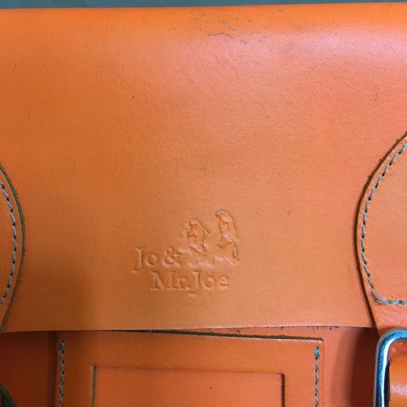 Neon leather satchel (like Cambridge Satchel) - Picture 4 of 4